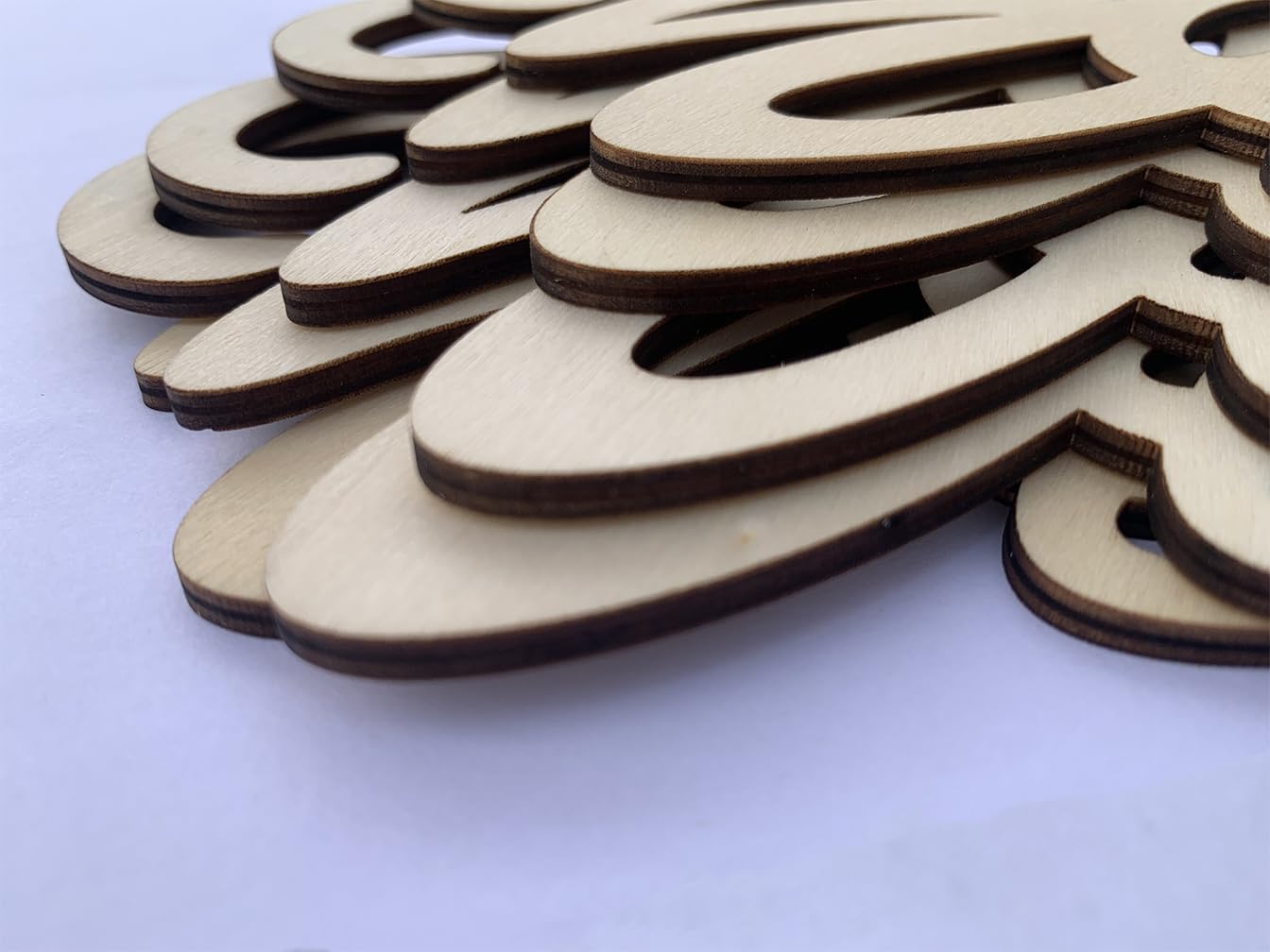 5pcs Welcome Wood Cutout Sign Unfinished Wooden Letter Laser Cut Wood Art Words Signs for Spring Welcome Wreath Crafts Painting Home Door Wall Art Decoration,11.81x4.53 Inches