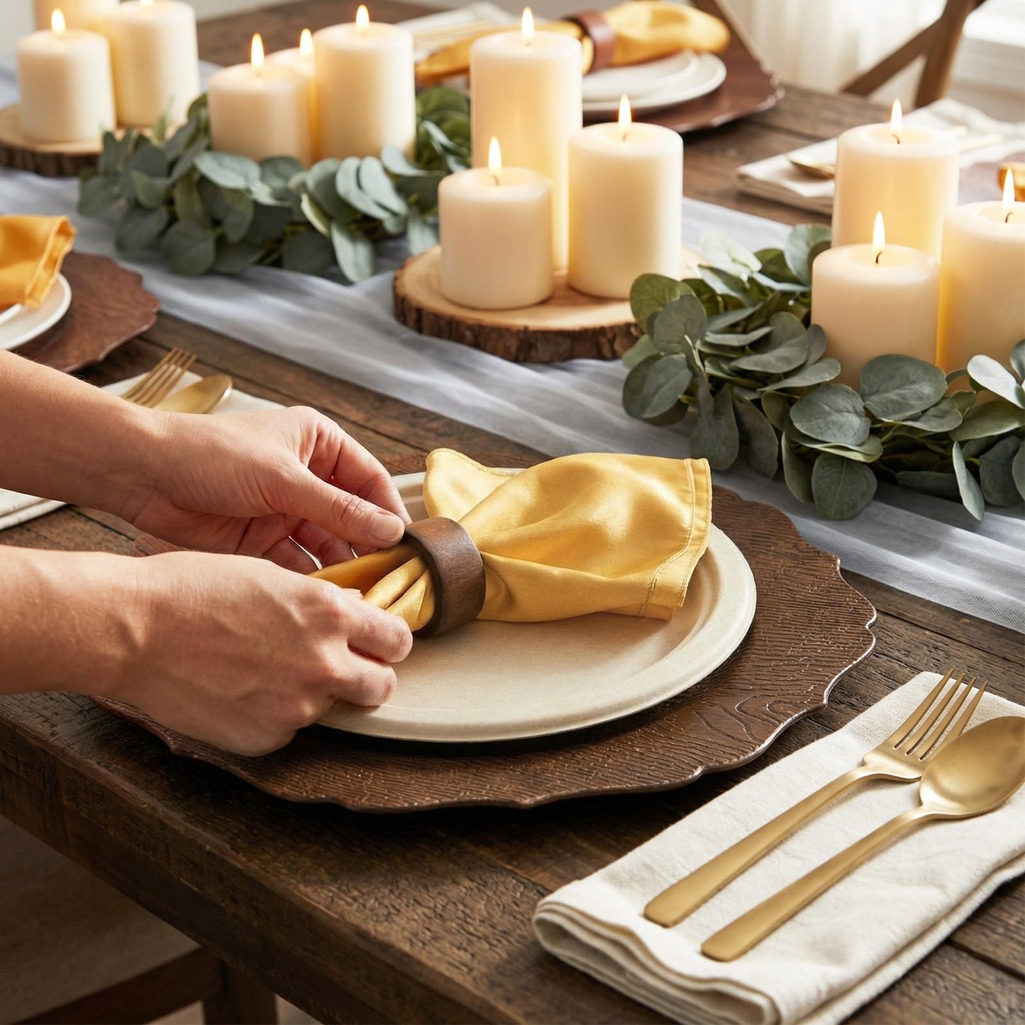 Havawish 6 Set 13" Rustic Brown Wooden Textured Acrylic Charger Plates with Handmade Acacia Wood Napkin Ring, Farmhouse Round Charger with Scalloped Rim for Dining Weddings Party Table Decor