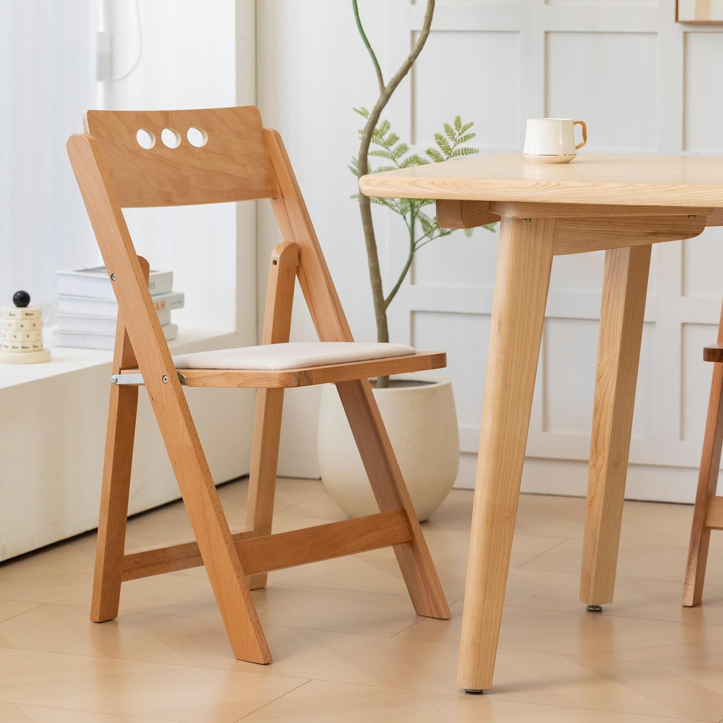 GTNSAFP Wooden Folding Chair with Soft Cushion, Simple and Stylish, Comfortable and Durable, Suitable for Weddings, banquets and Events, 4 Sets, high backrest Natural,Linen pad
