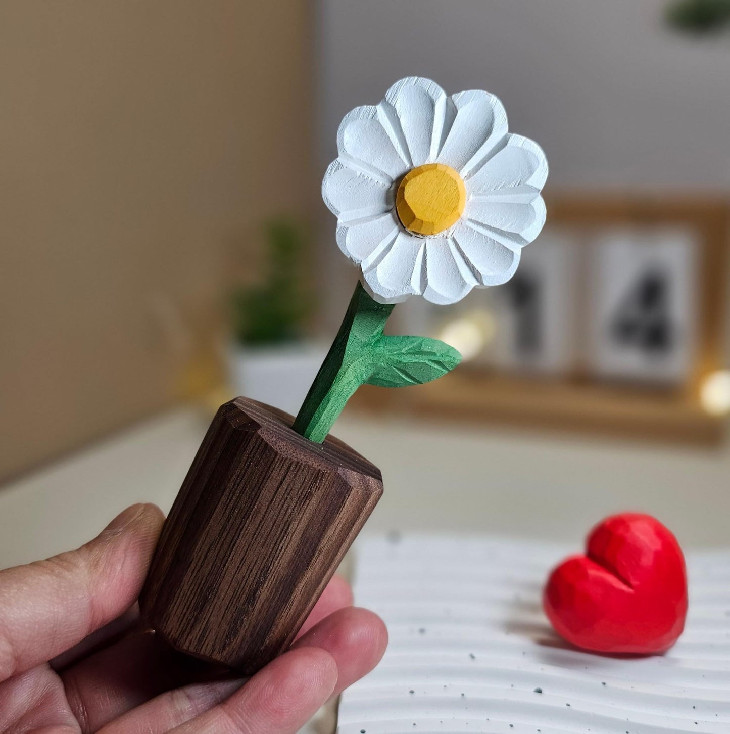 WOODEN ISLANDS Hand-Carved Wooden Flower with Red Heart - Handcrafted Everlasting Wood Sculpture - 5th Anniversary, Valentine's Day, Birthday Gift for Her - Gift Box Included (White Daisy)