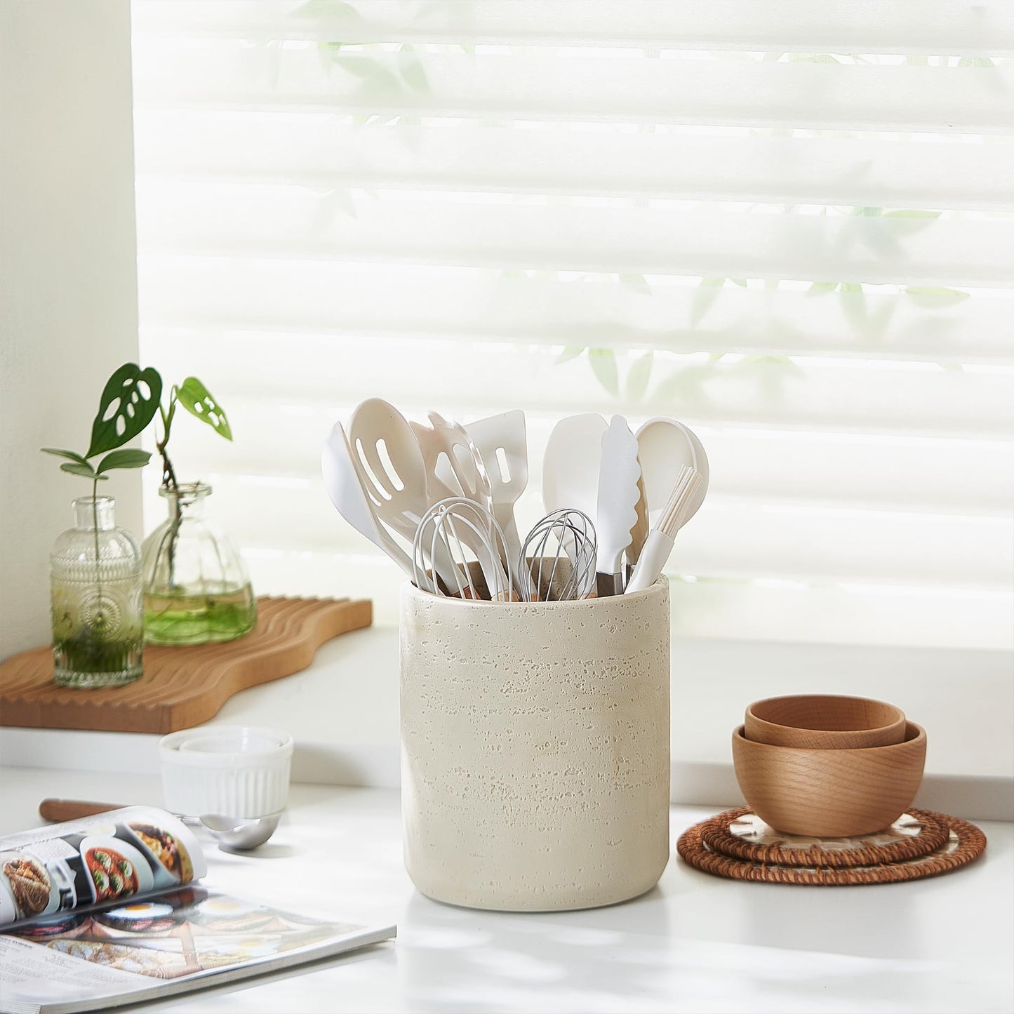 Rustic Beige Stone-Look Utensil Crock for Kitchen Counter – 6" x 7" Heavy Resin Holder with Non-Slip Base, Organizes Wooden Spatulas & Cooking Utensils, Farmhouse Kitchen Decor