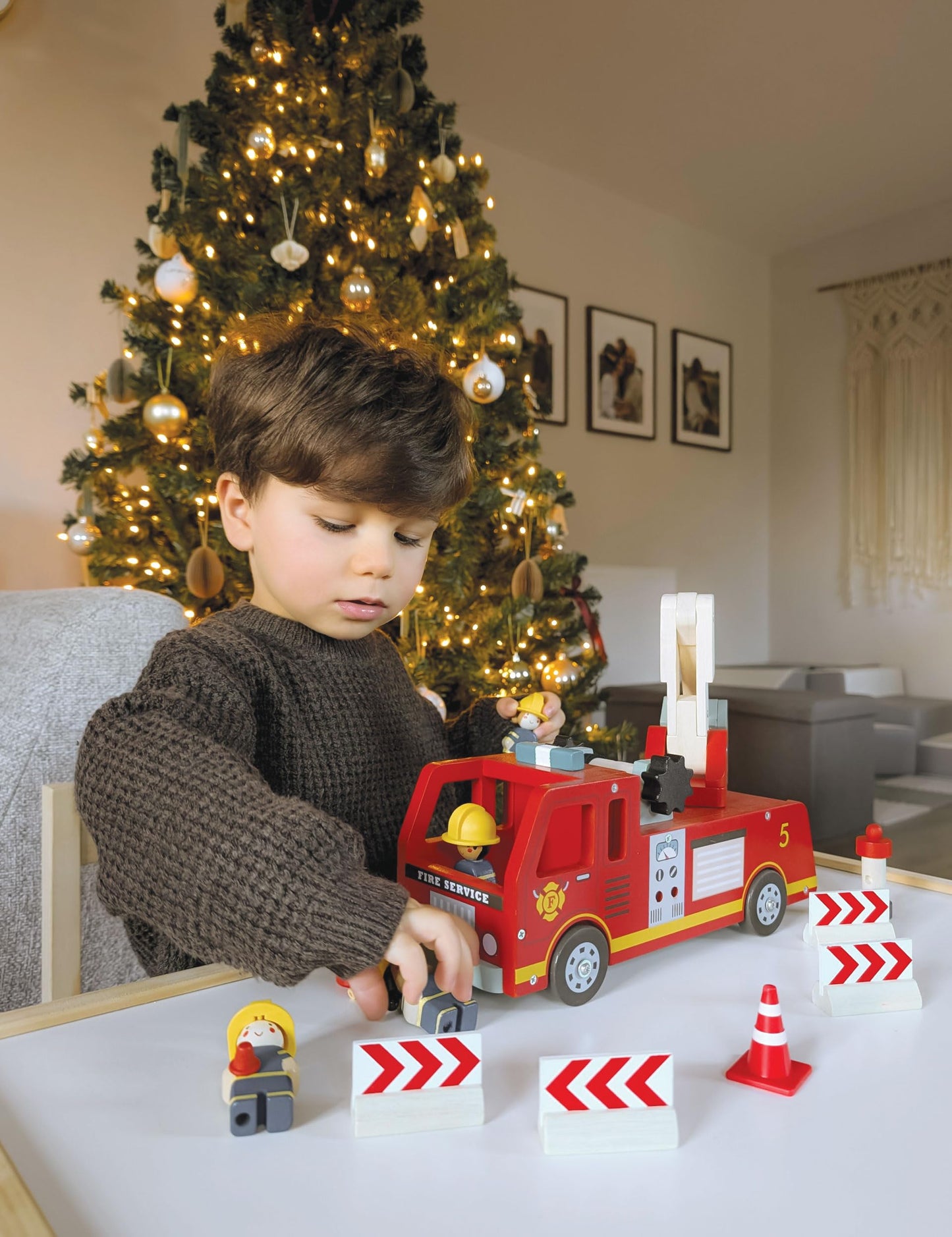 Tender Leaf Toys - Fire Engine - Wooden Fire Truck Toy with Firefighters and Accessories - Story Telling, Pretend Play and Imaginative Play for Age 3+