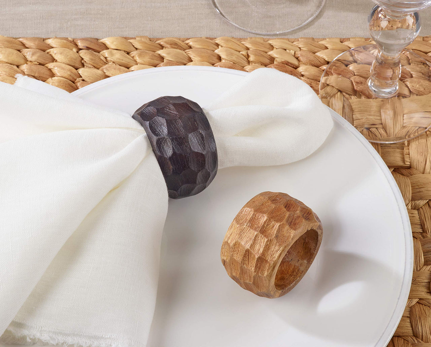 Saro Lifestyle Chunky Wood Napkin Rings (Set of 4), Natural