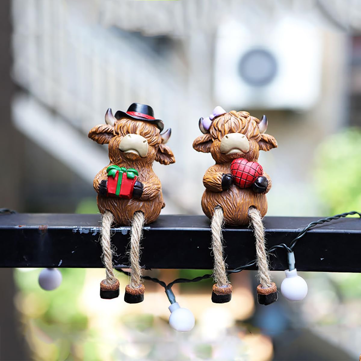 Semeid Resin Highland Cow Couple Shelf Sitters with Dangling Legs