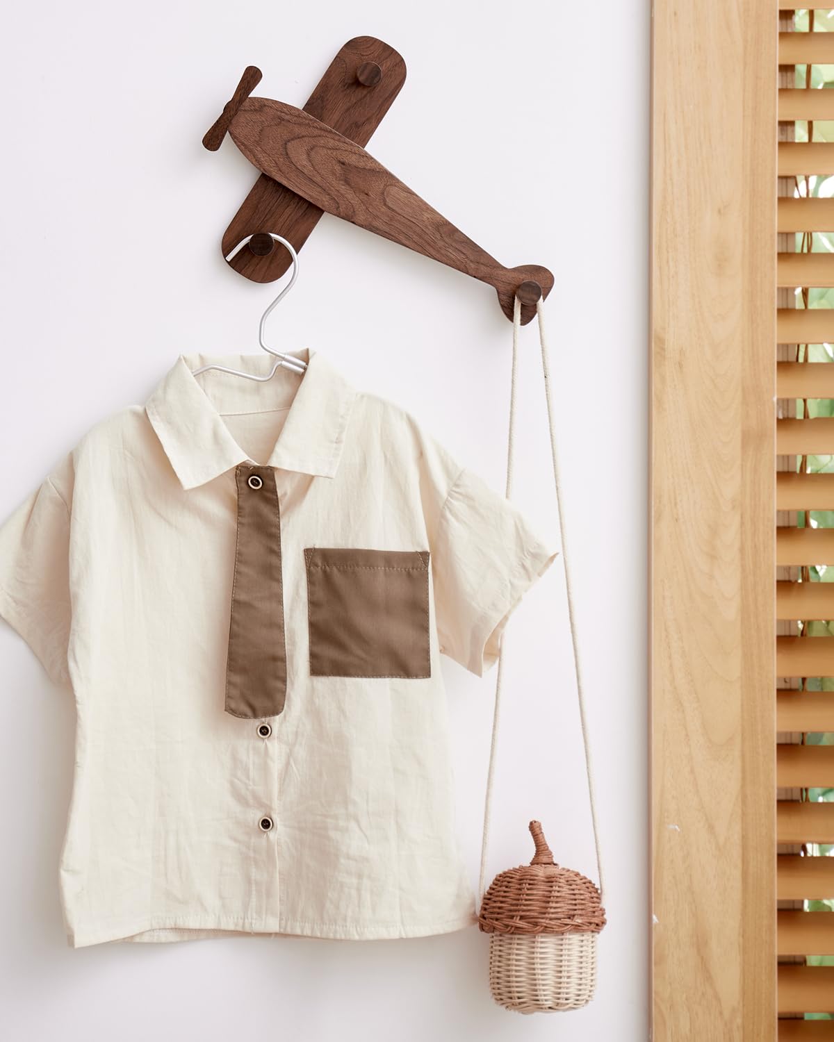 Vinoil Kids Coat Rack Wall Mount, Airplane-Shaped Wooden Wall Coat Hooks for Kids, Cute Walnut Coat Hanger Heavy Duty for Bathrooms, Door, Entryway, Kids Room, or Nursery
