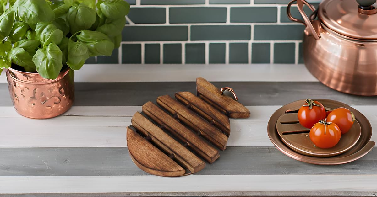 eTroves Wooden Trivet for Hot Dishes Pots and Pans Nonslip Wood Fish Shape Heat Resistant Tea Pot Holder | Farmhouse Kitchen Counter Top Decor, 10 Inch, Brown