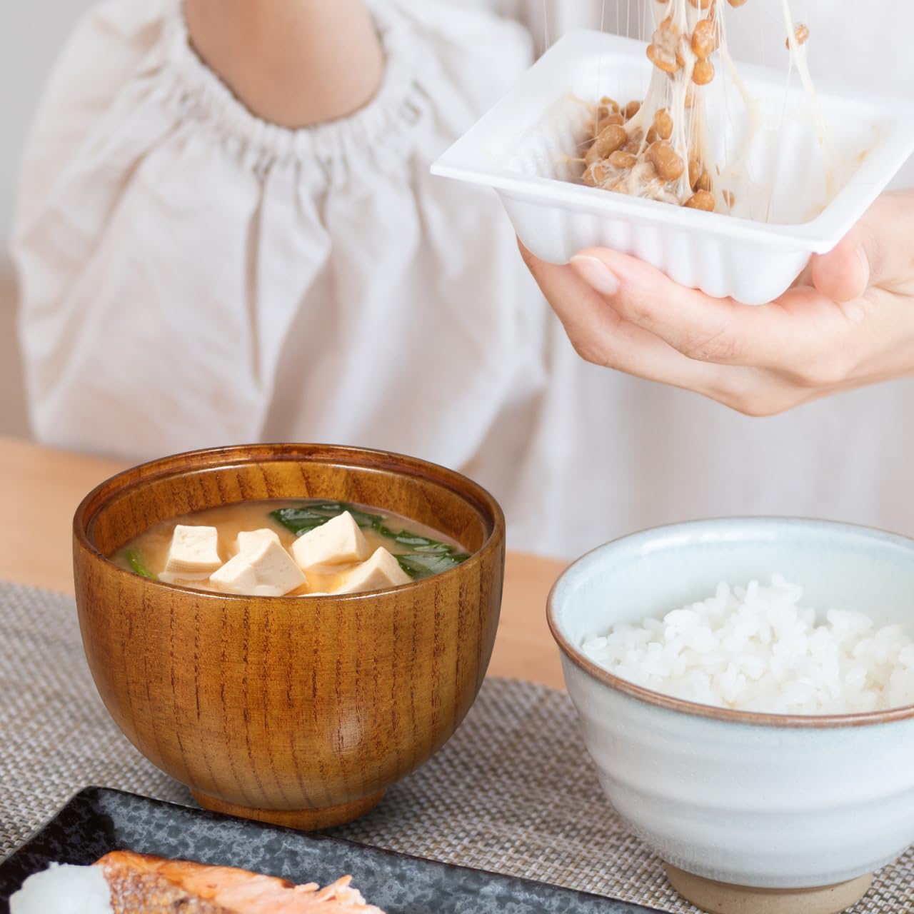 Baluue Japanese Style Wooden Rice Bowls with Lids Set of 2 3.93In Small Soup Serving Bowls for Salad Miso Soup and Snacks Lightweight Tableware for Home and Restaurant Use