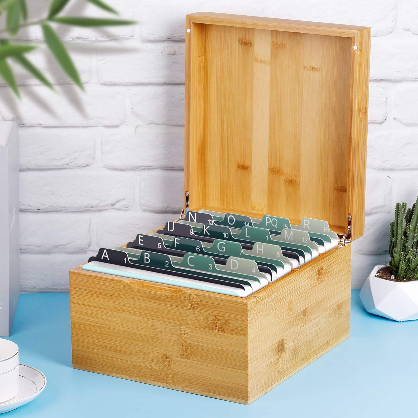 MaxGear Index Card Holder, 5 x 8 Inch Wooden Business Card Organizer for Desk with 3 Dividers, Bamboo Index Cards Box with A-Z Tabs Holds 600 Cards for Recipe Flash Storage
