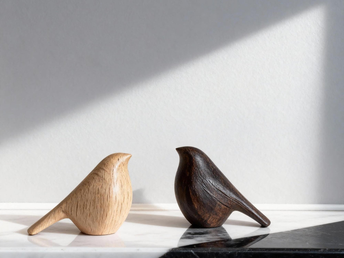 JUAZHX Natural Wood Bird Trio 4.1”L Set of 3 – Small Bird Sculptures & Animal Statues, Hand-Finished Modern Coffee Table Shelf Decor, Gift-Ready (3, Mixed)