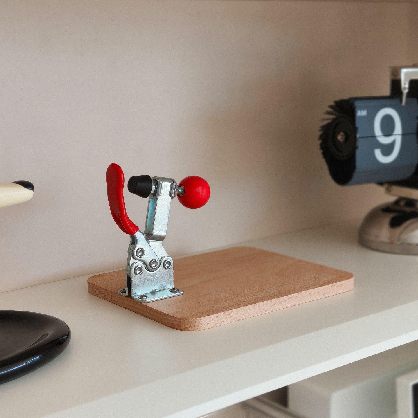 Wooden Napkin Holder with Metal Structure, Solid Wood Paper Towel Dispenser for Kitchen, Dining & Restaurant Tables, Modern Countertop Design (Light Wood)