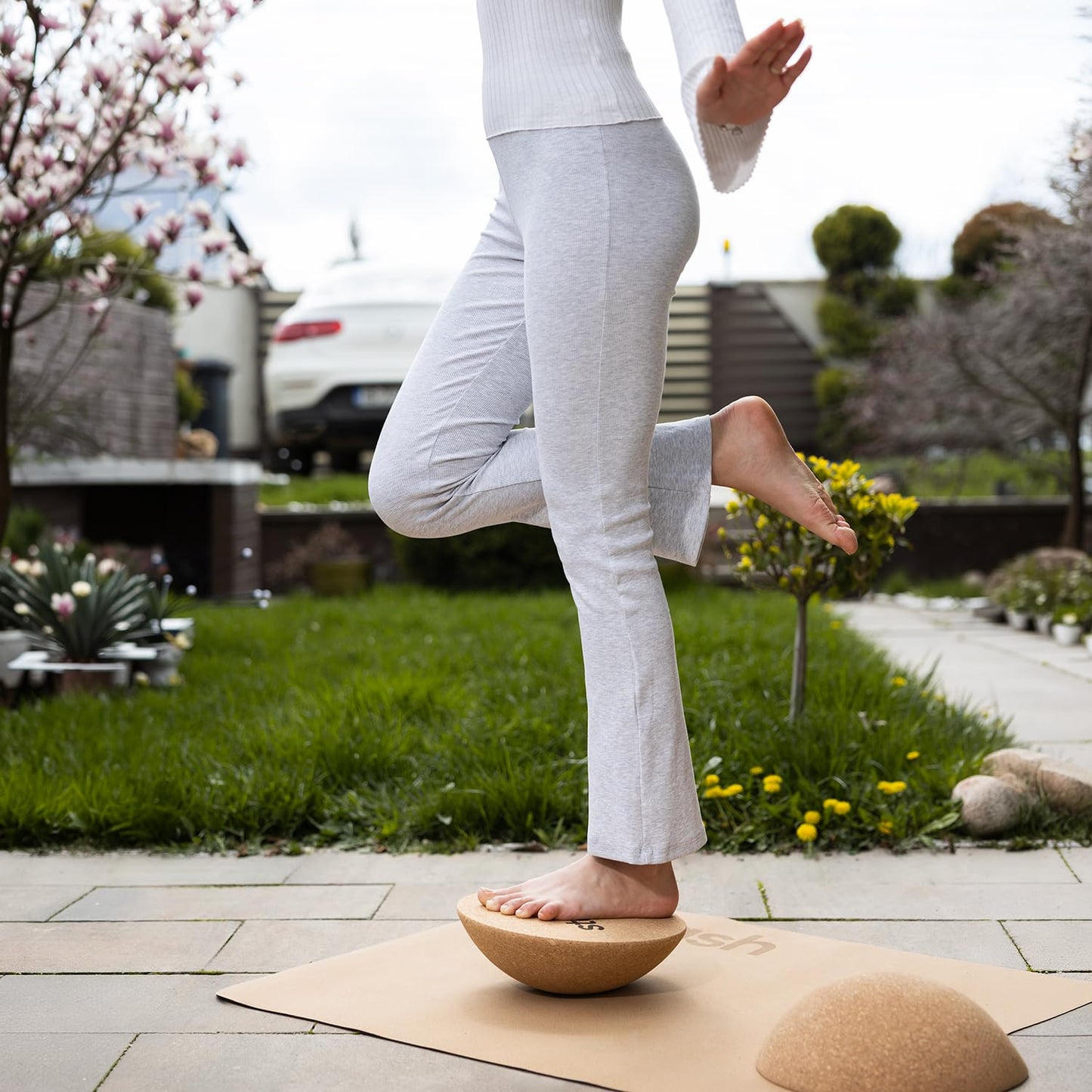 STAASH® Birch Wood Balance Board Full Kit – Wobble Trainer with Cork Roller, Mat, Ball & Disc – Eco-Friendly Core Trainer for Surf, Yoga, Fitness, Rehab – Video Library Included (Cacao)