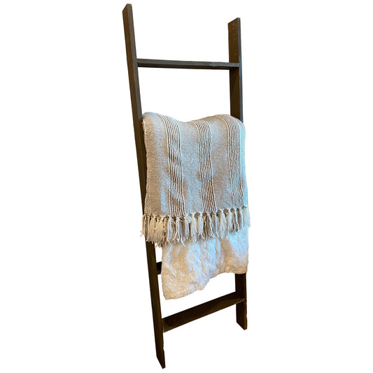 BARNWOODUSA Throw Blanket Ladder – Fully Assembled Reclaimed Wood – Rustic Decorative Ladder for Towels, Quilts, & More – Perfect Farmhouse Decor for Bathroom, Porch, or Living Room,3-Foot Brown