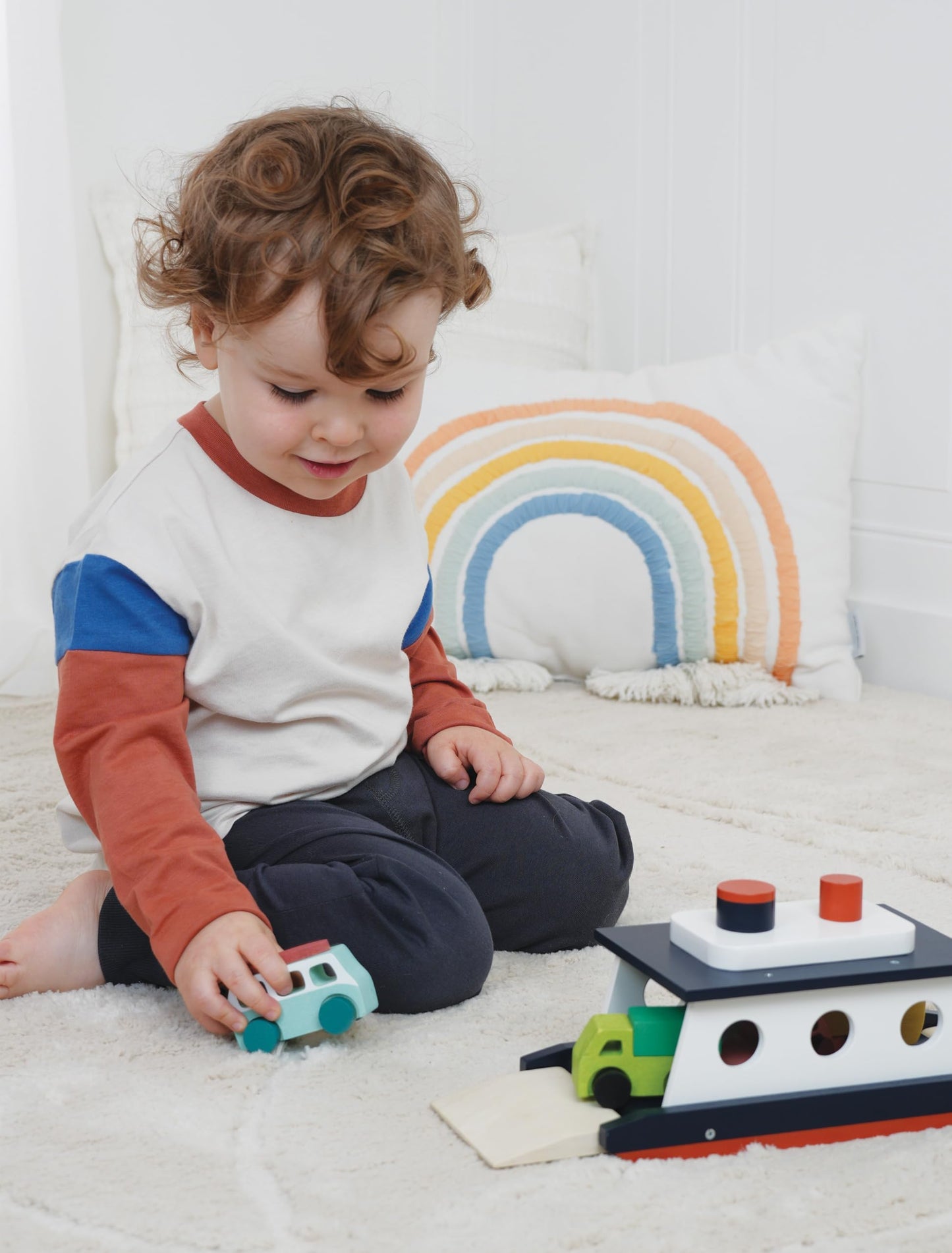 Mentari Toys - Car Ferry - Wooden Boat Set with 4 Vehicles - Includes Car, Caravan, Campervan, and Truck - Interactive Loading & Unloading Toy for Fine Motor Skills, Gift for Toddlers Age 3+