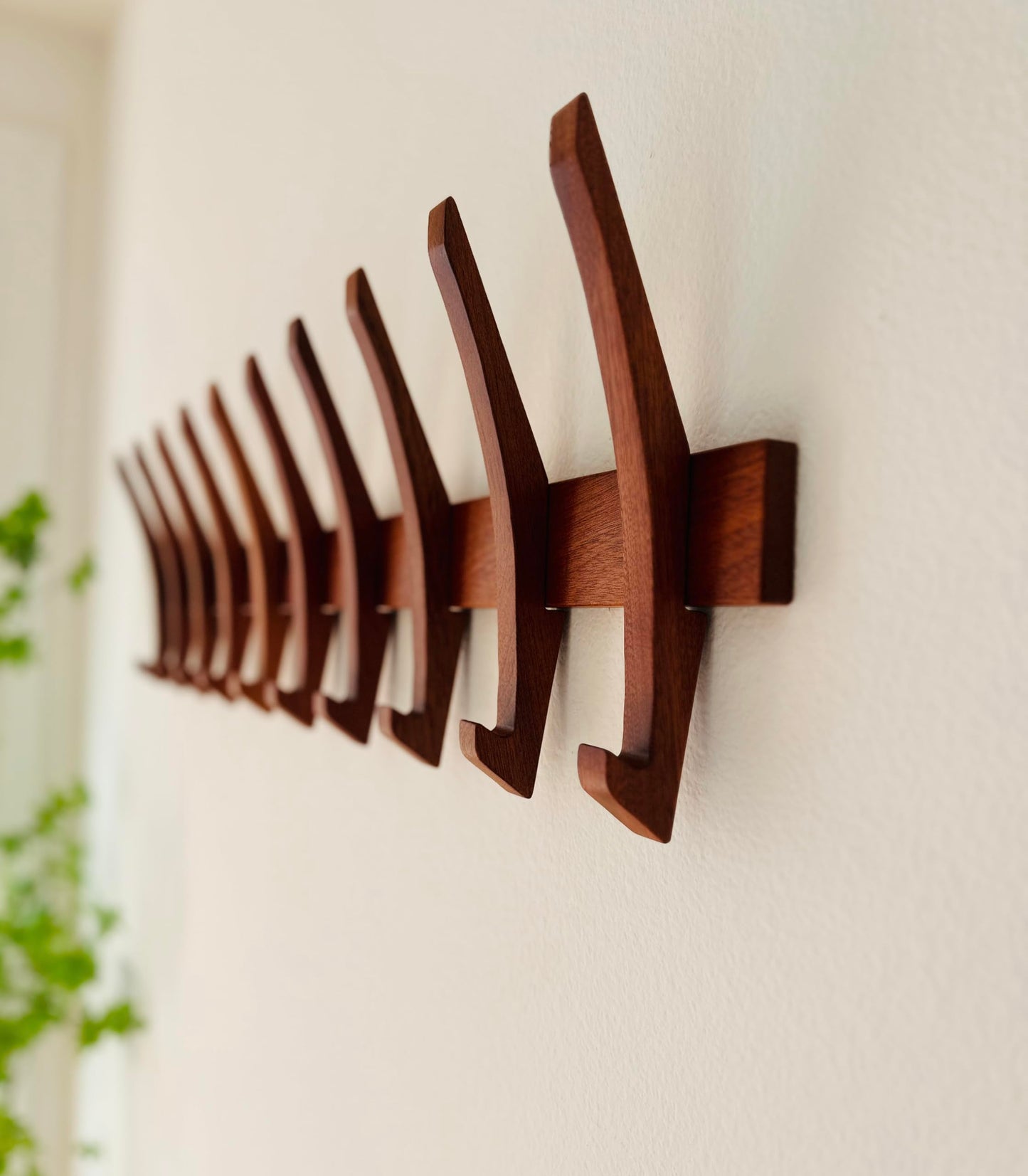 Flynt Ave. Wooden Wall Hook Rack with 5 Hooks, Solid Sapele Wood Coat Rack, Mid-Century Modern Wall Mounted Entryway Organizer, Heavy-Duty 22 lb Capacity