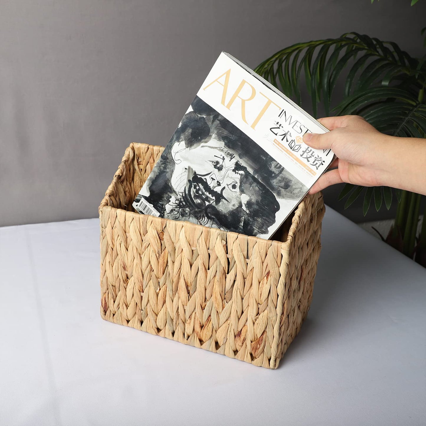 YAHUAN Natural Wicker Magazine Rack Water Hyacinth Divided Magazine Basket Magazine Newspaper Book Holder for Bathroom, Office, Floor