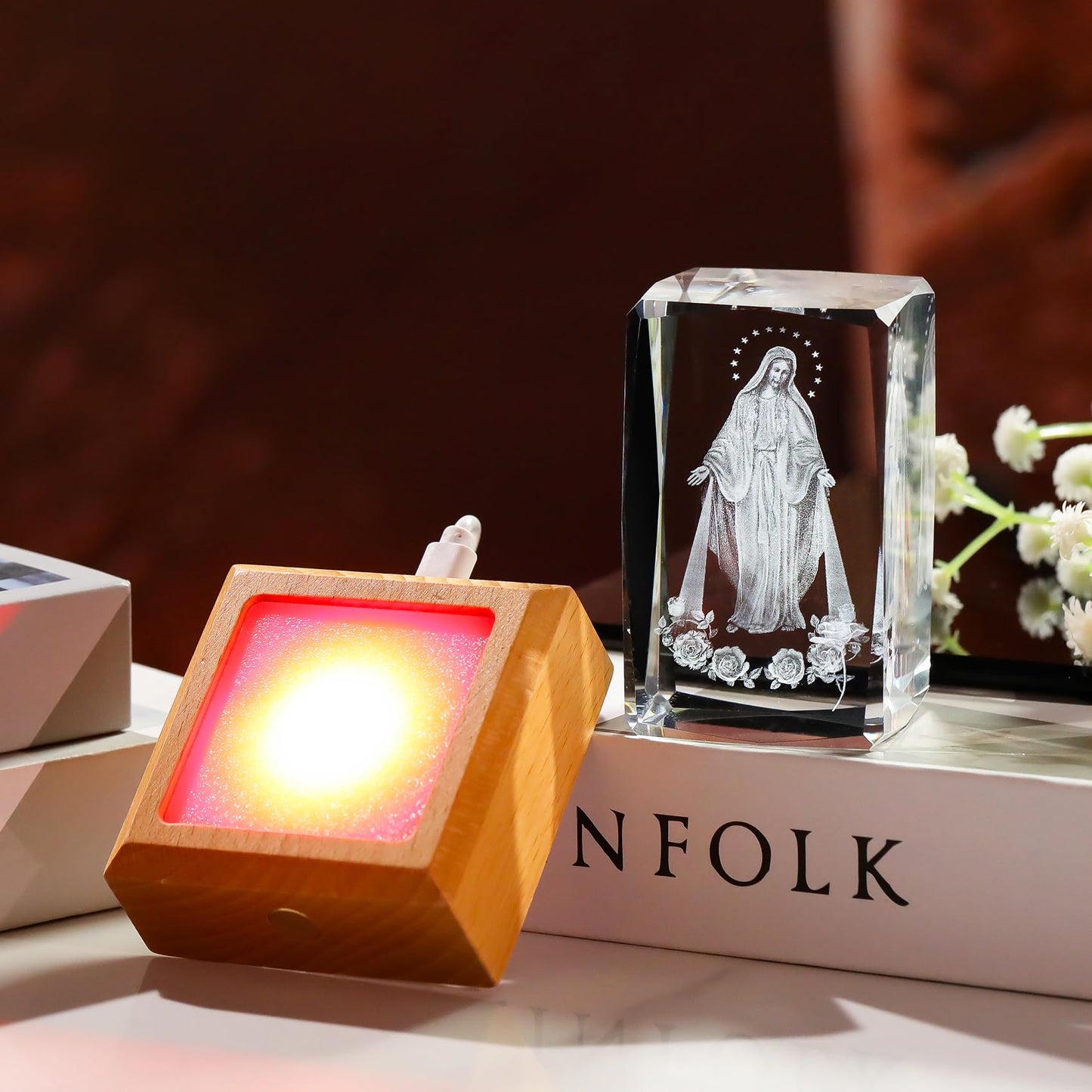 3D Crystal Virgin Mary Figurines Religious Gifts for Women Men, Glass Blessed Mother Christian Cube for Room with Wooden Light Base, Collectible Keepsake for Catholic on Christmas Home Decor