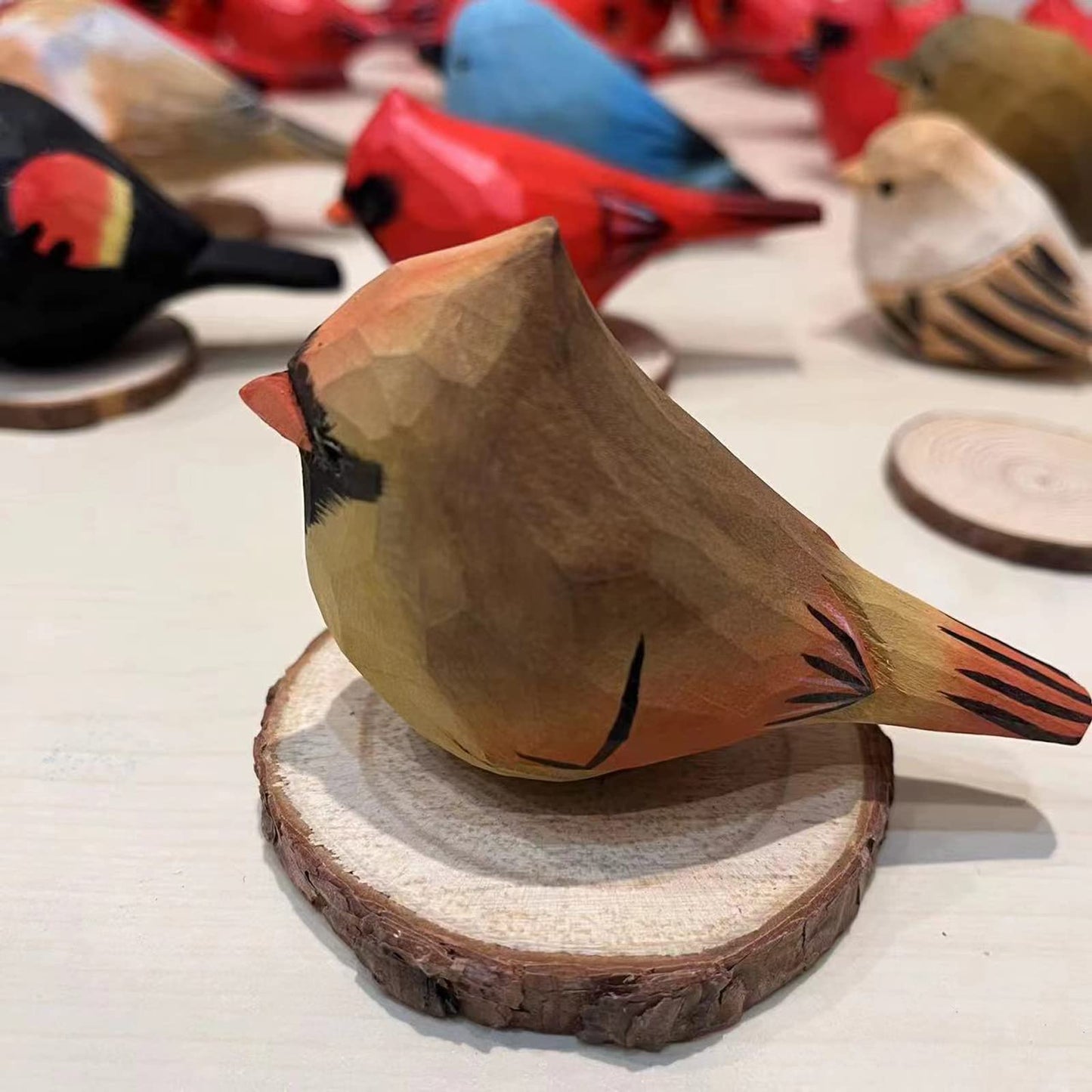 ALHBEJT Solid Wood Handcarving Northern Cardinal Birds Statue Wooden Bird Figurine Handpainted 3D Animal Figurine Hand-Made Home Office Decoration (Male and Female)