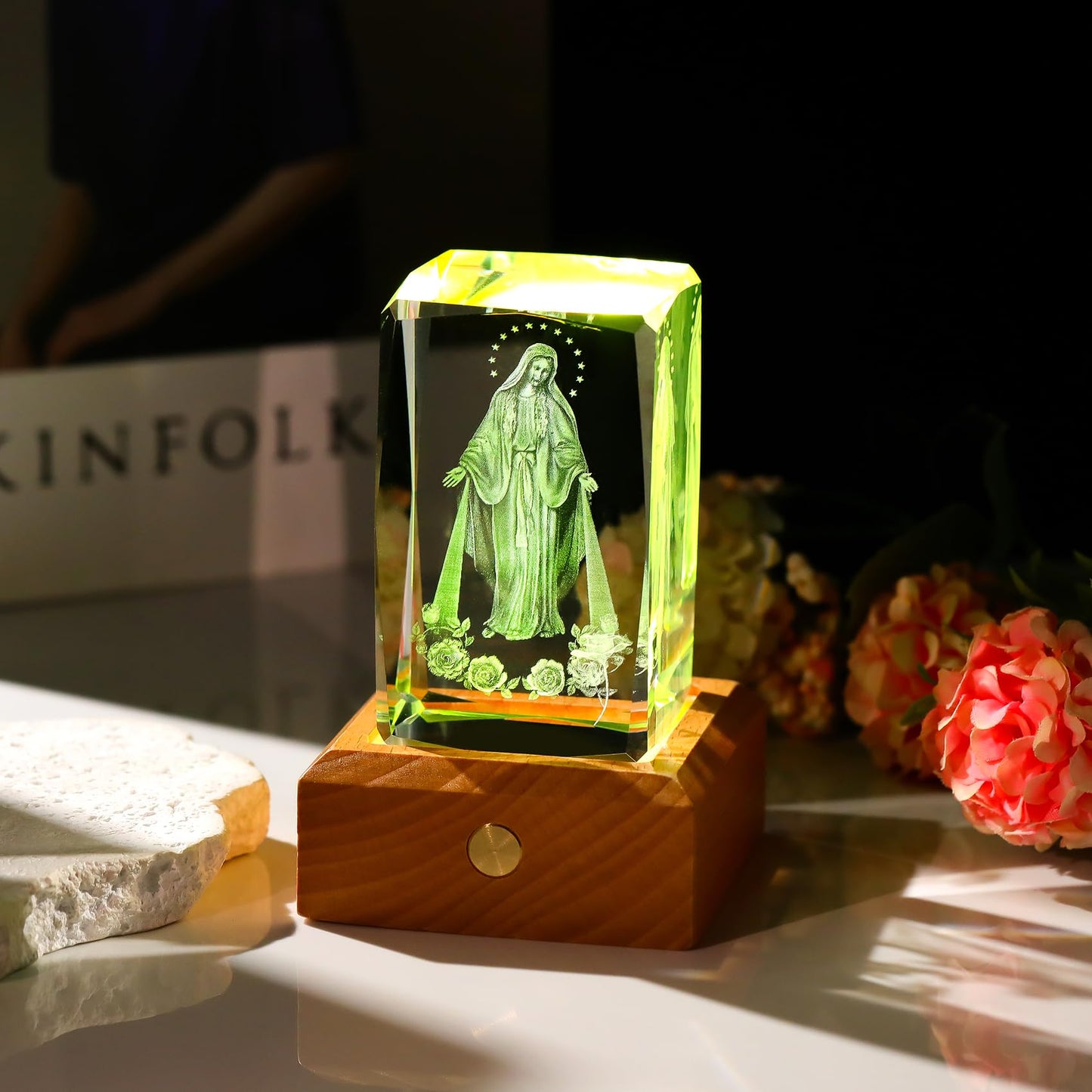 3D Crystal Virgin Mary Figurines Religious Gifts for Women Men, Glass Blessed Mother Christian Cube for Room with Wooden Light Base, Collectible Keepsake for Catholic on Christmas Home Decor