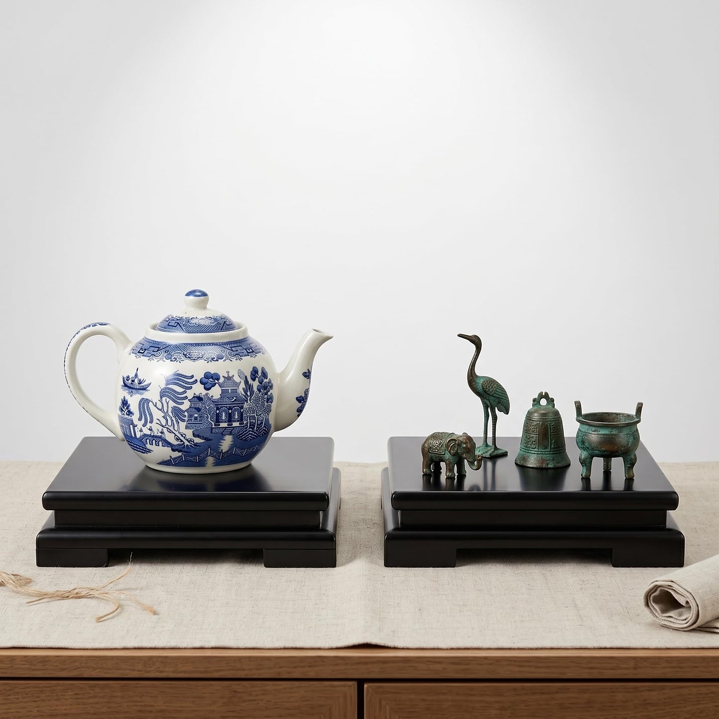 Goaste 2 Pack Square Wooden Display Stand, 6.7" Black Wood Vase Display Base, Minimalist Style Pedestal Stand with Risers for Vases, Teapot, Trophy, Collectibles, Aquarium Lamp, Home Decoration