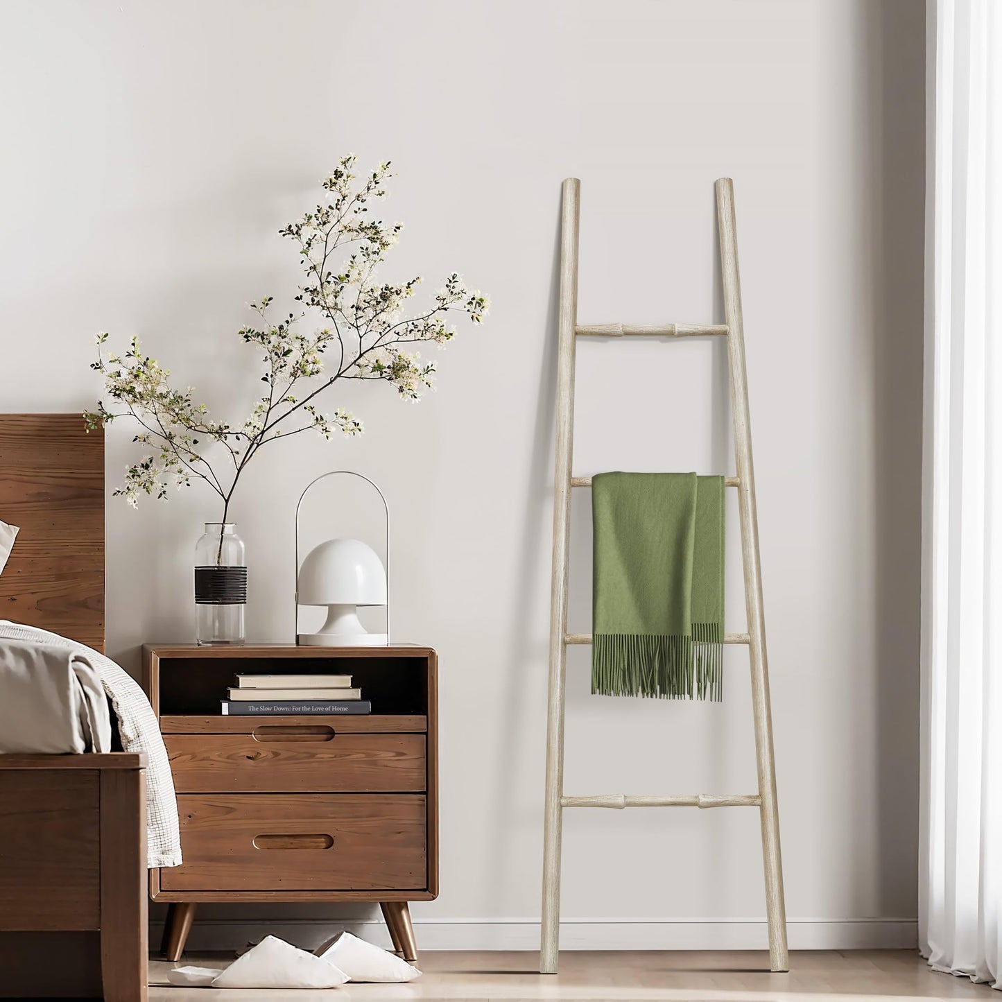 LuxenHome Rustic Blanket Ladder, 61'' Birch Wood 4-Rung Blanket Ladder, Farmhouse Towel Rack Stand for Bathroom Living Room Decor, Towel Holder House Furniture, Home Decor Accessories