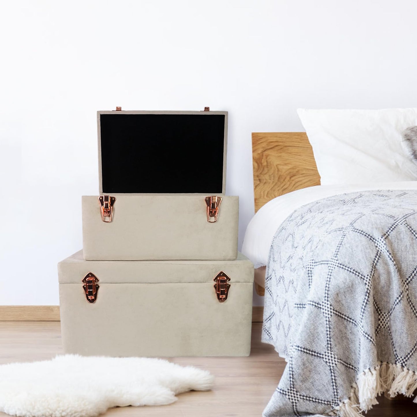 DreamsEden Large Velvet-covered Storage Box, Decorative Wooden Chest with Hinged Lid, Soft-touch Trunks for Home Decor, Jewelry Armoire