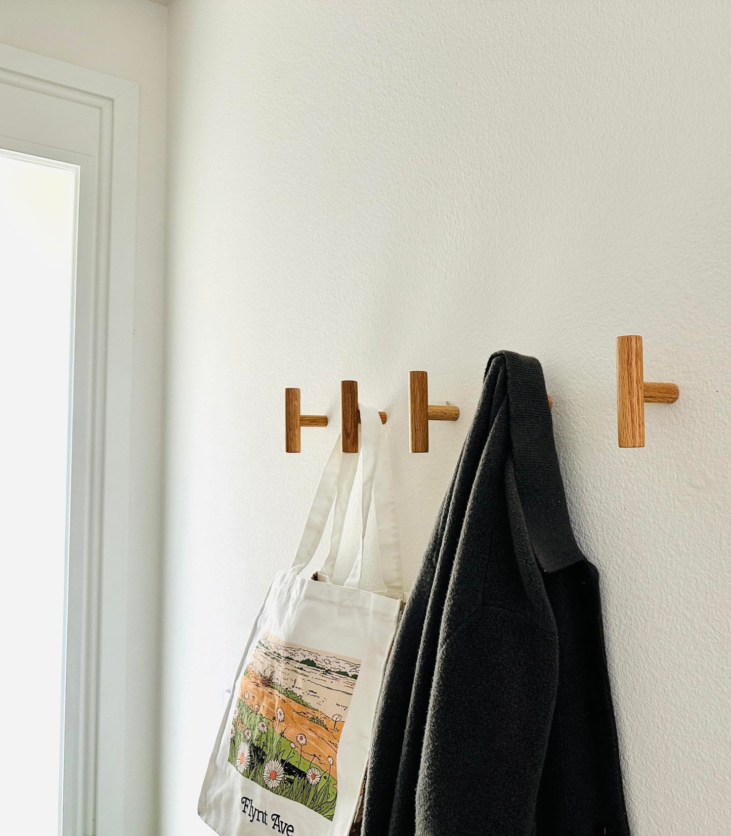 Flynt Ave. Wooden Coat Hooks, Decorative Wall Hooks for Bags, Hats, Coats, Purse, Heavy Duty, Sturdy, Natural Oak, Easy to Install, Holds Up to 7lbs - Pack of 5