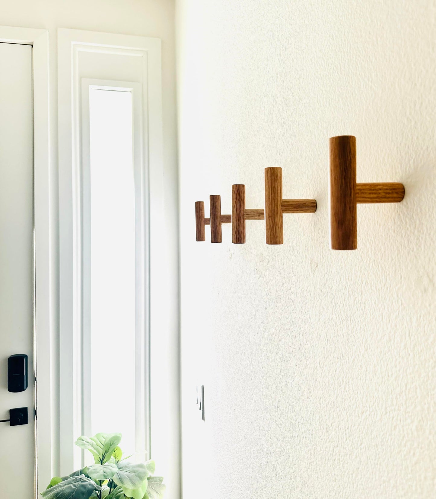 Flynt Ave. Wooden Coat Hooks, Decorative Wall Hooks for Bags, Hats, Coats, Purse, Heavy Duty, Sturdy, Natural Oak, Easy to Install, Holds Up to 7lbs - Pack of 5