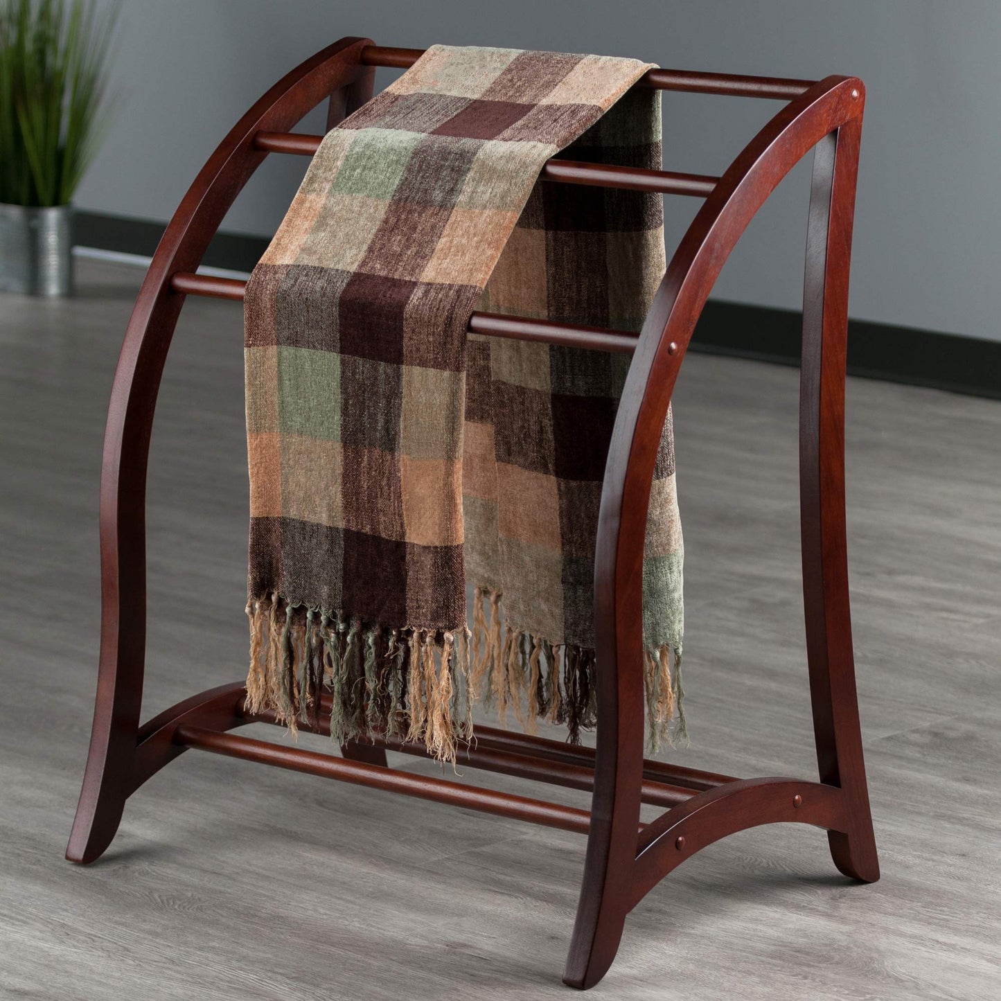 Winsome Wood Quilt Rack with 3 Rungs, Antique Walnut (94036)