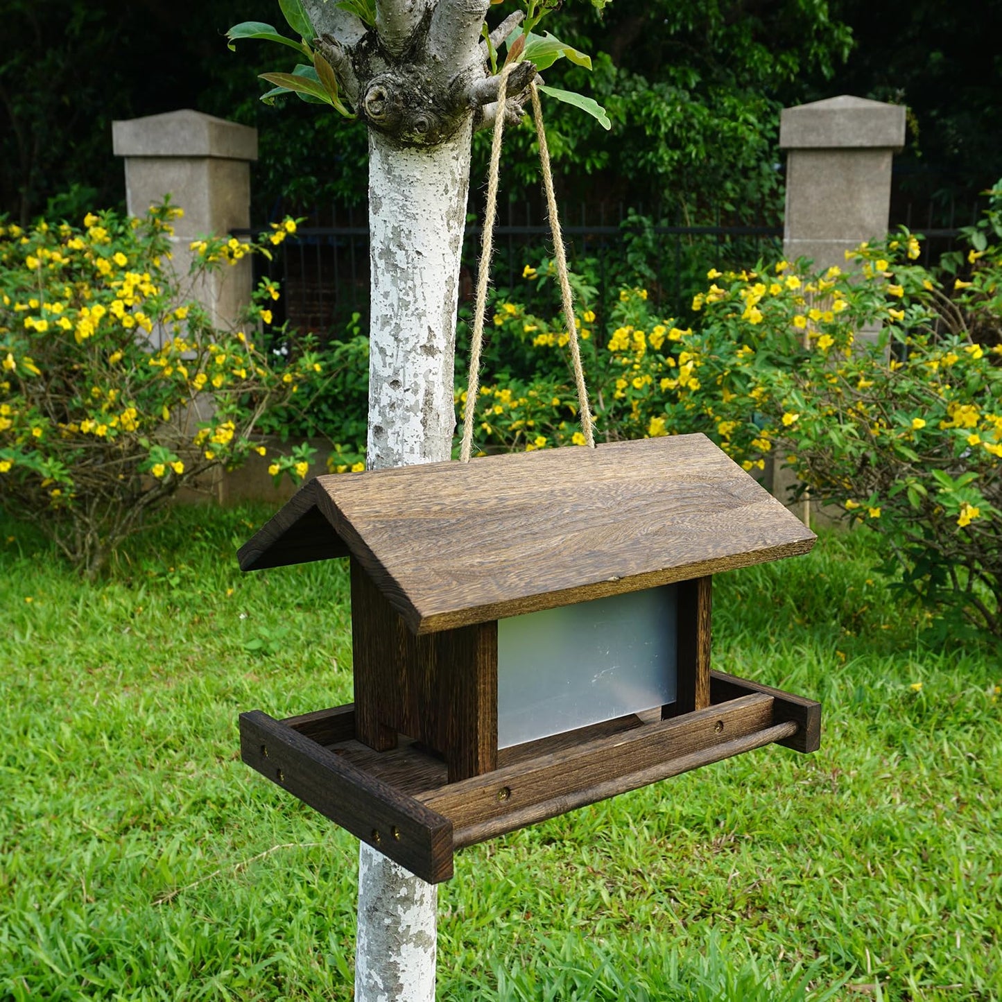 Zeqeey Hanging Wooden Bird Feeder Outdoor Large Capacity Wood Birdfeeder with Surface Treatment for Feeding Outside Garden Wild Birds Finches Robin Sparrow Blue Jay Chickadees