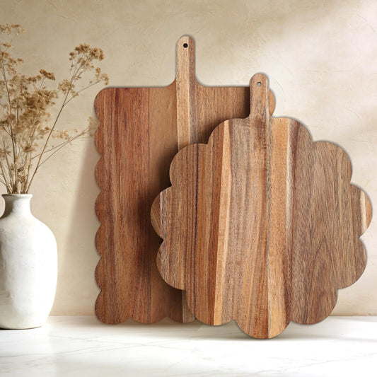 Acacia Wood Scalloped Cutting Boards Set, Decorative Wooden Charcuterie Boards with Handle for Cheese Pizza Meat Fruit Bread Baking, Cottagecore Farmhouse Kitchen Serving Trays Decor (2, with handle)