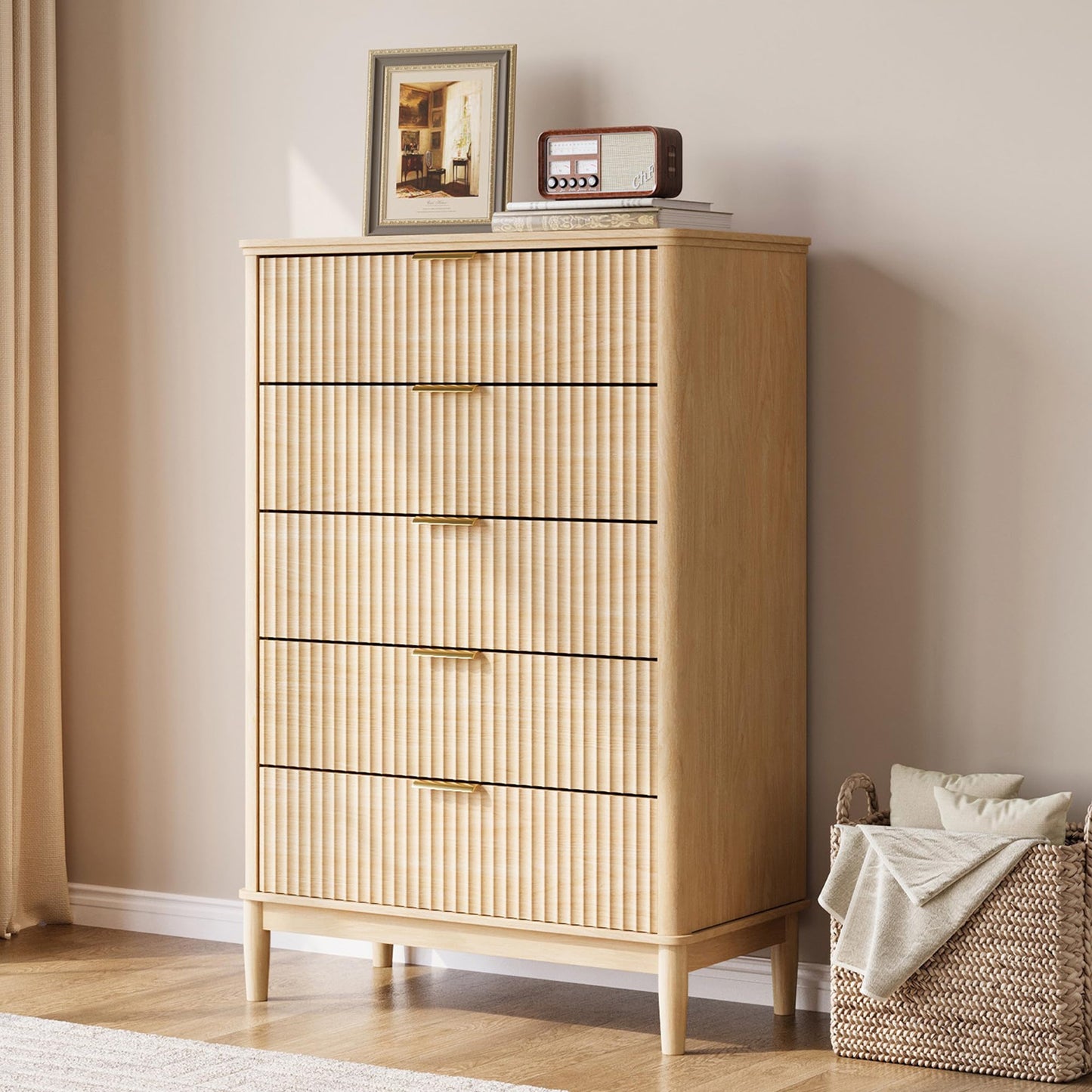 LINSY Fluted Dresser for Bedroom with 5 Drawers, Mid Century Modern Chest of Drawers with Gold Metal Handles, Tall Boho Wood Dressers, Large Farmhouse Storage Cabinet for Bedroom, Living Room, Oak