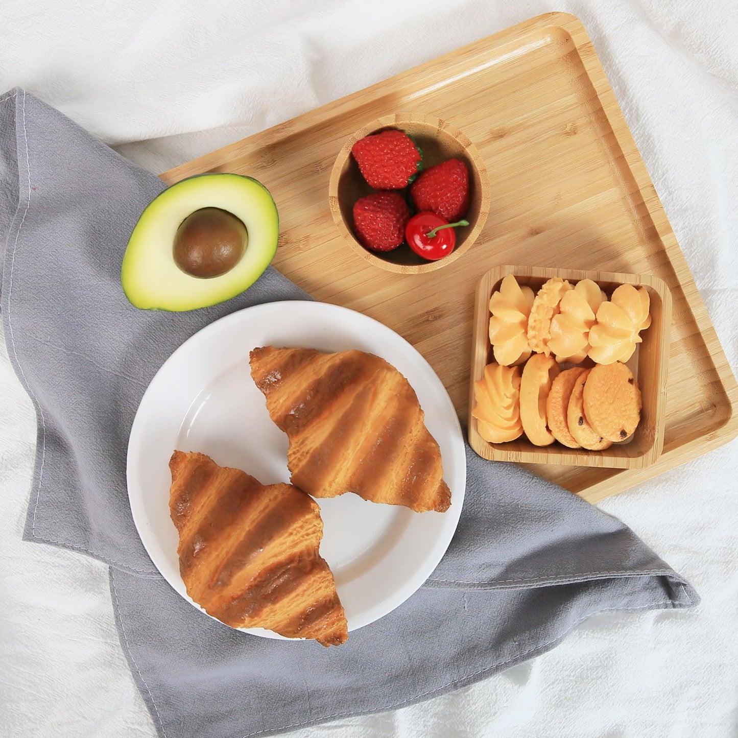 ZTHapwa Bamboo Wooden Serving Tray, 13x10 Inch Rectangular Food Tray with Raised Edges, Lightweight Snack Platter for Breakfast in Bed, Coffee Table, Party Serving, Also as Charcuterie Board