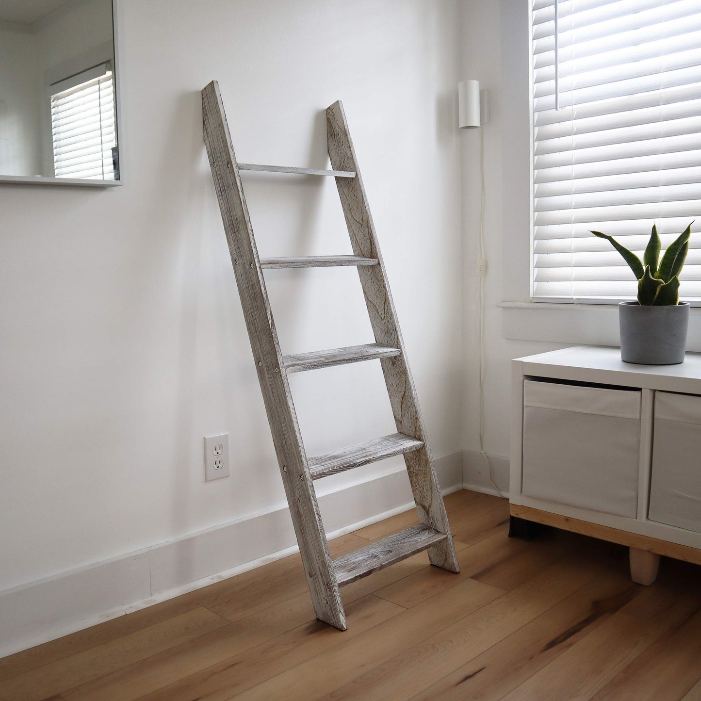 Distressed White Blanket Ladder by Milltown Merchants