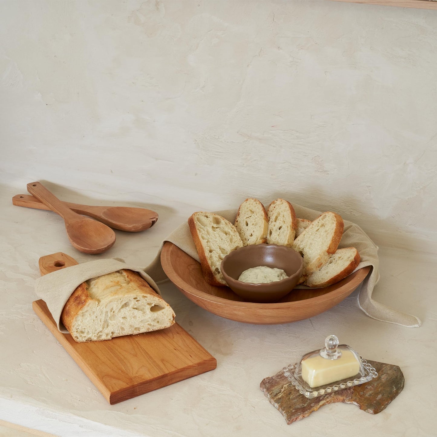 KIBAGA Extra Large Wooden Salad Bowl Set With Serving Utensils - A Beautiful Party Salad & Fruit Bowl With Serving Spoons Perfect for Your Dinner Party - Decorative & Practical Kitchen Must-Have