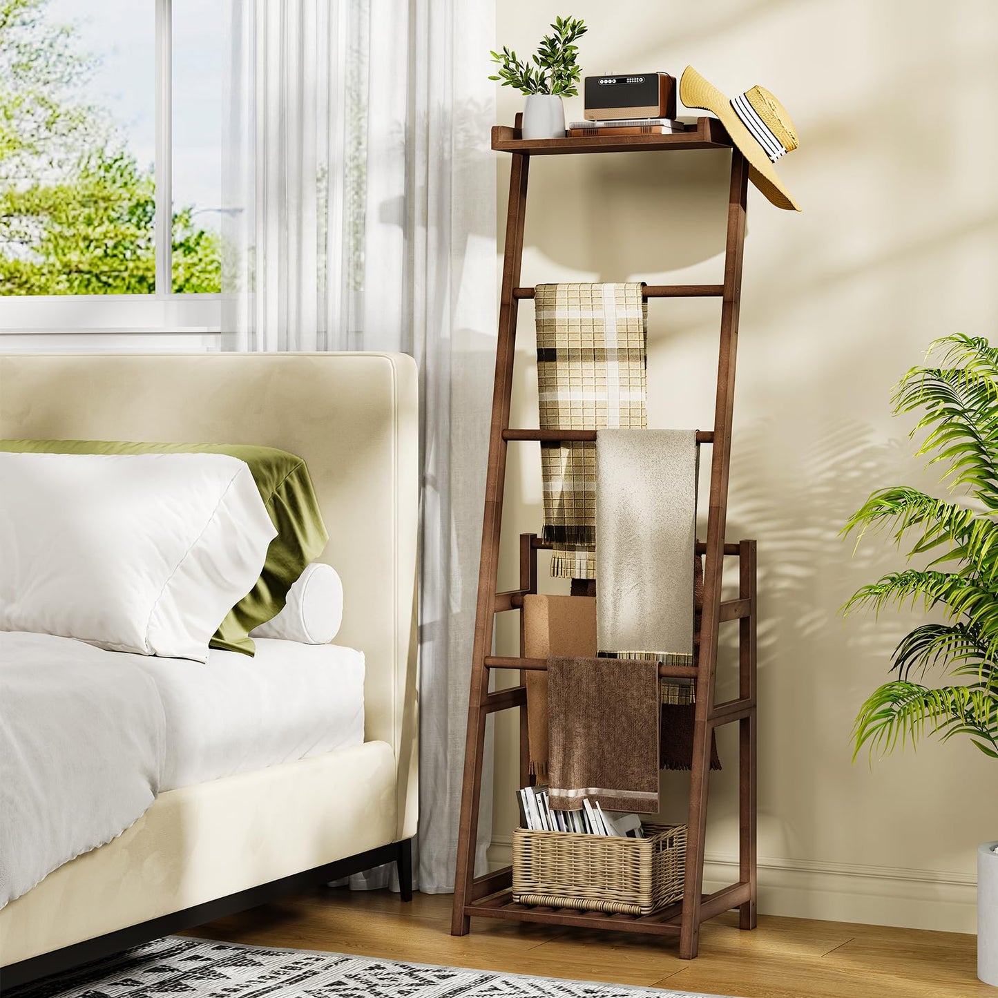 HOOBRO Blanket Ladder, 3-Tier Towel Rack, Bamboo Blanket Rack, Blanket Stand, Blanket Ladders for Bedroom, Quilt Ladder for Living Room, Bedroom, Decorative Display Ladder Shelf, Mocha MA124CJ01