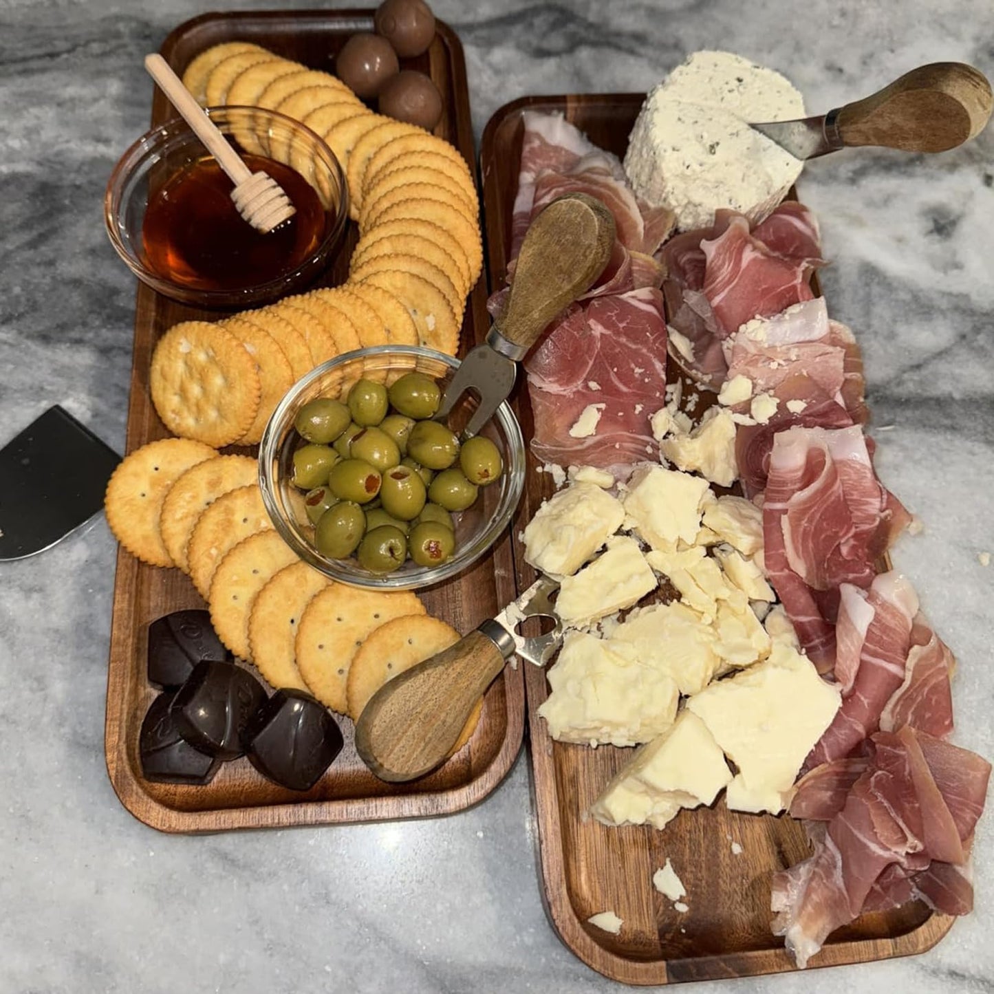 FUNSUEI 11.8 x 5.1 Inches Set of 6 Wooden Serving Platters, Acacia Wooden Serving Trays with Grooved Design, Rectangular Wood Platters for Fruit, Cookie, Bread, Vegetable, Salad