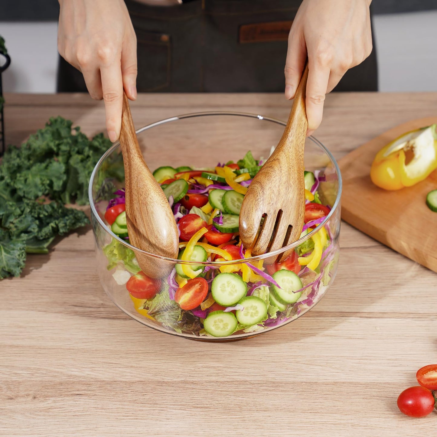 NiHome Glass Salad Bowl with Acacia Wood Salad Tongs, Large Capacity Design with Enhanced Stability, Versatile Serving Dish for Salads, Fruits, Ideal for Gatherings & Daily Family Dining