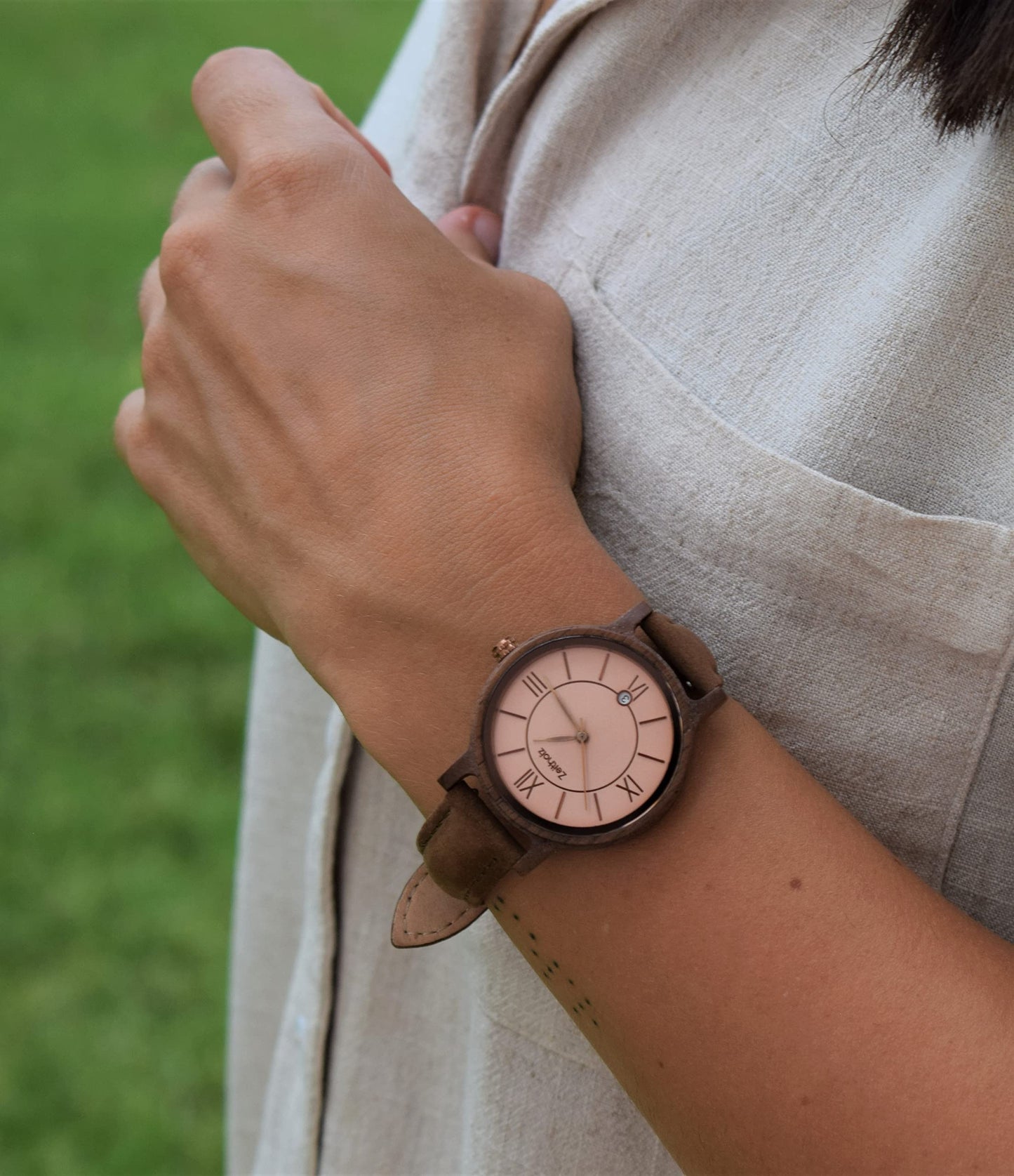 Zeitholz Wooden Watch Women, Wooden Watch, Gifts, Analog Watch, Date, New Rosenbach Collection 36mm, Natural Wood, Japanese Quartz Movement, Leather Strap. (Brown)