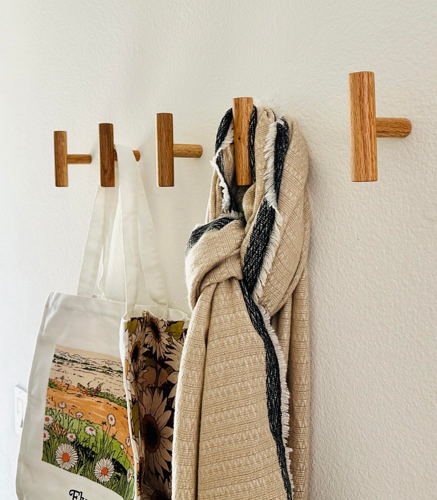 Flynt Ave. Wooden Coat Hooks, Decorative Wall Hooks for Bags, Hats, Coats, Purse, Heavy Duty, Sturdy, Natural Oak, Easy to Install, Holds Up to 7lbs - Pack of 5