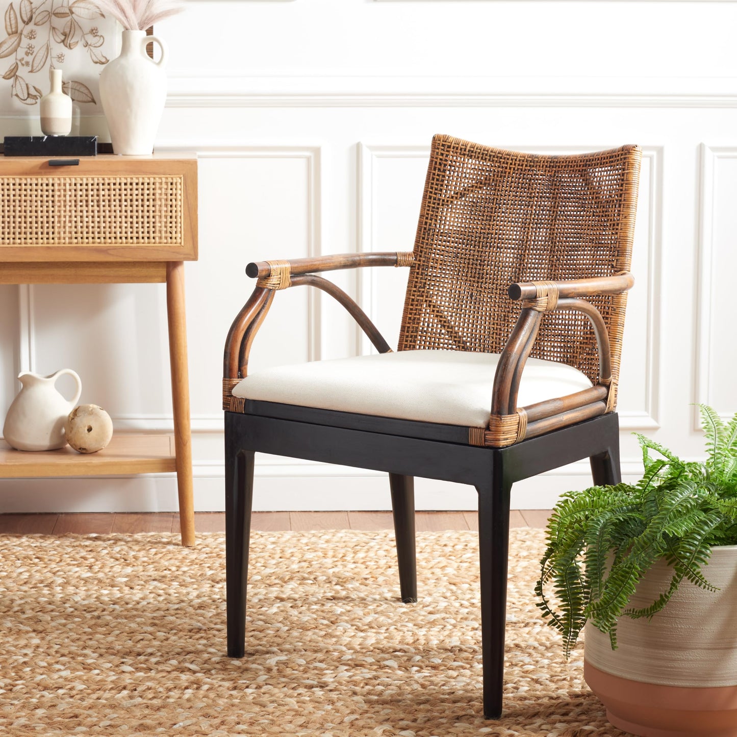 SAFAVIEH Furniture - Gianni Rattan Arm Chair - Brown & Black - Solid Wood - Coastal Open-Arm Design - Ideal for Living Room, Sunroom, Bedroom, 19.8" Seat Height (SEA4011A)