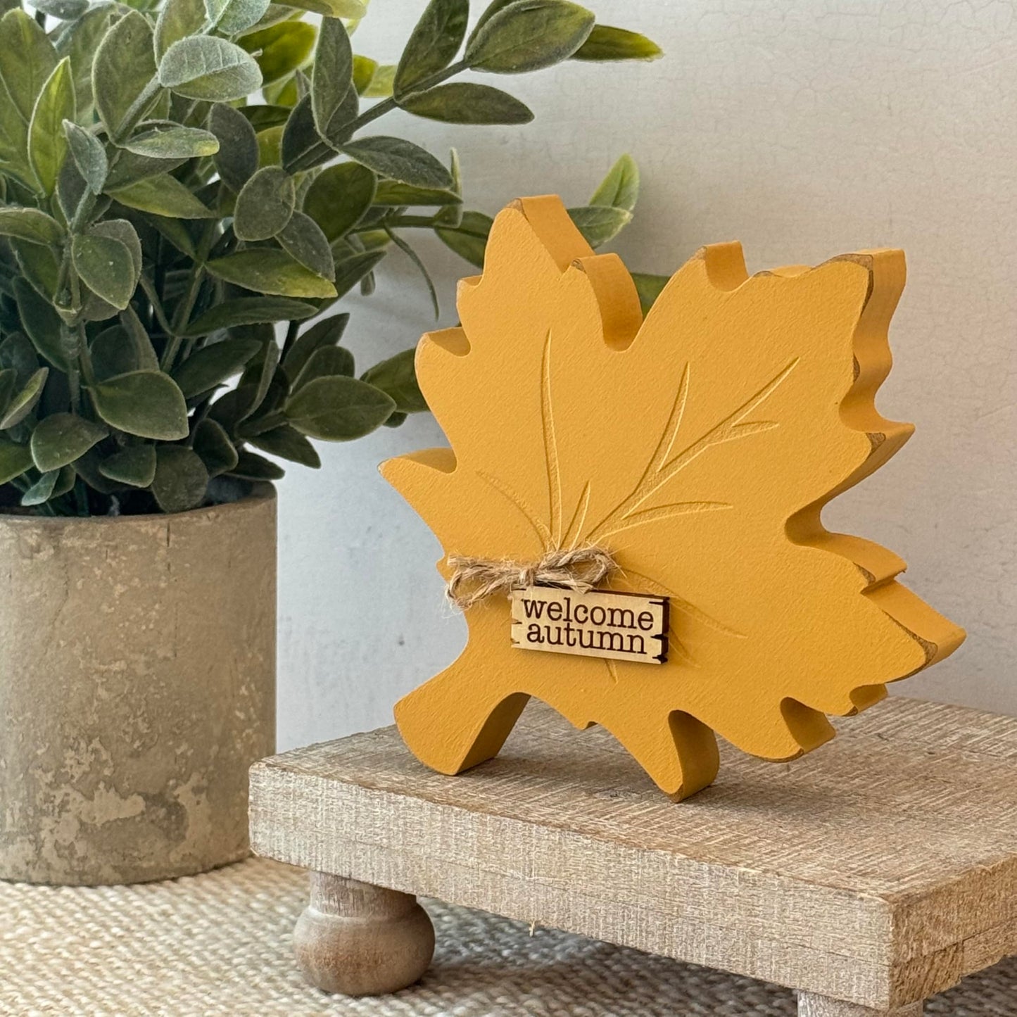 Fall Leaf Shelf Sitter, Chunky Wooden Autumn Decor for Tiered Tray Displays, Rustic Harvest Tabletop Accent Thanksgiving Mantel Decoration (Yellow)