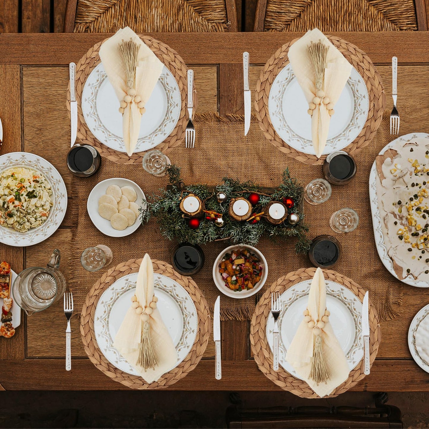 24 PCS Round Woven Placemats Set, 8 Boho Rattan Tablemats 13" Natural Water Hyacinth Farmhouse Place Mats with 8 Napkin, 8 Wooden Beads Napkin Ring for Kitchen Dining Table Decor Wedding Christmas