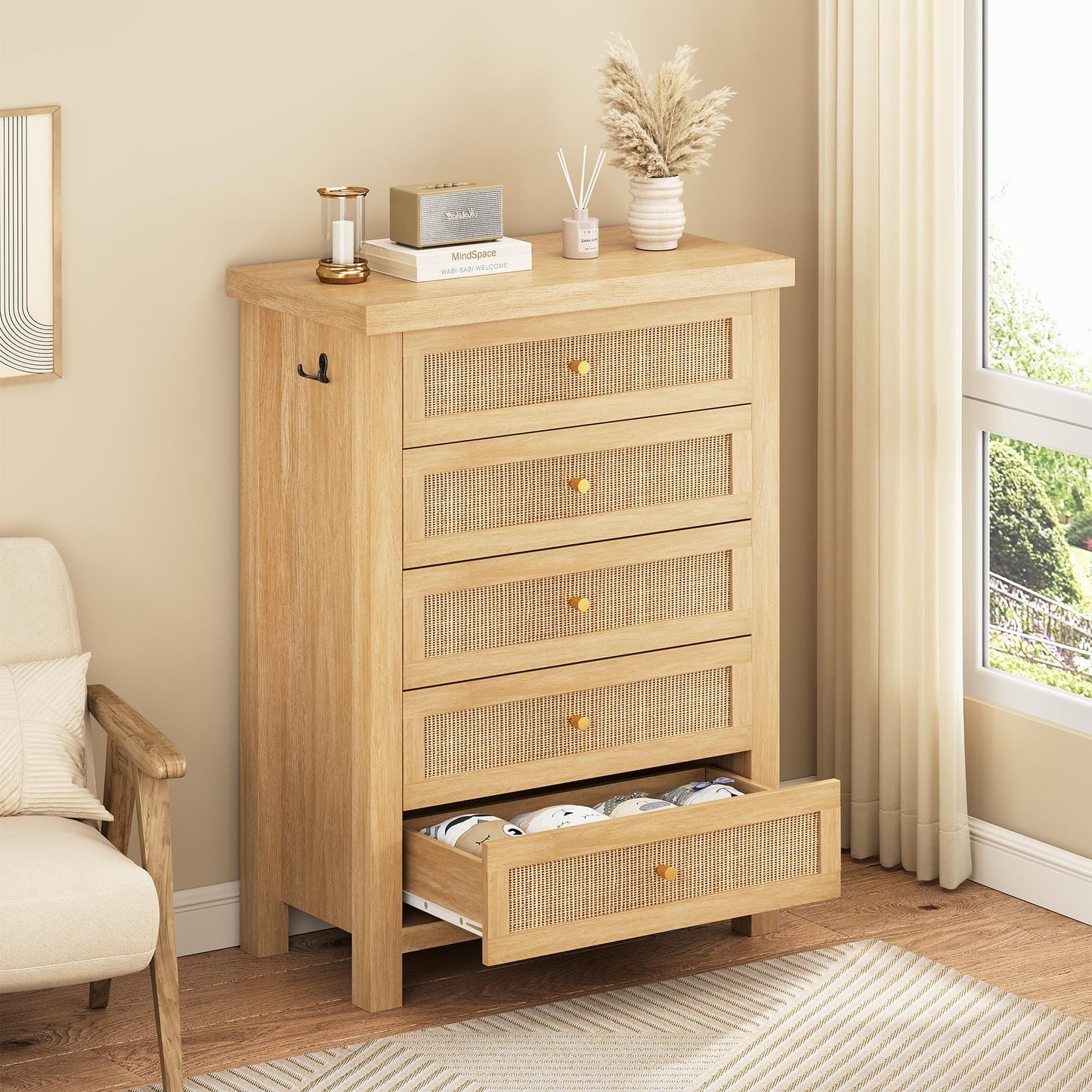 Natural Rattan Dresser for Bedroom with 5 Drawers, Wood Boho Chest of Drawers with Gold Metal Handle, Matte Top Bedroom Tall Dresser with Large Drawers for Living Room, Closet, Hallway, (Nartual)