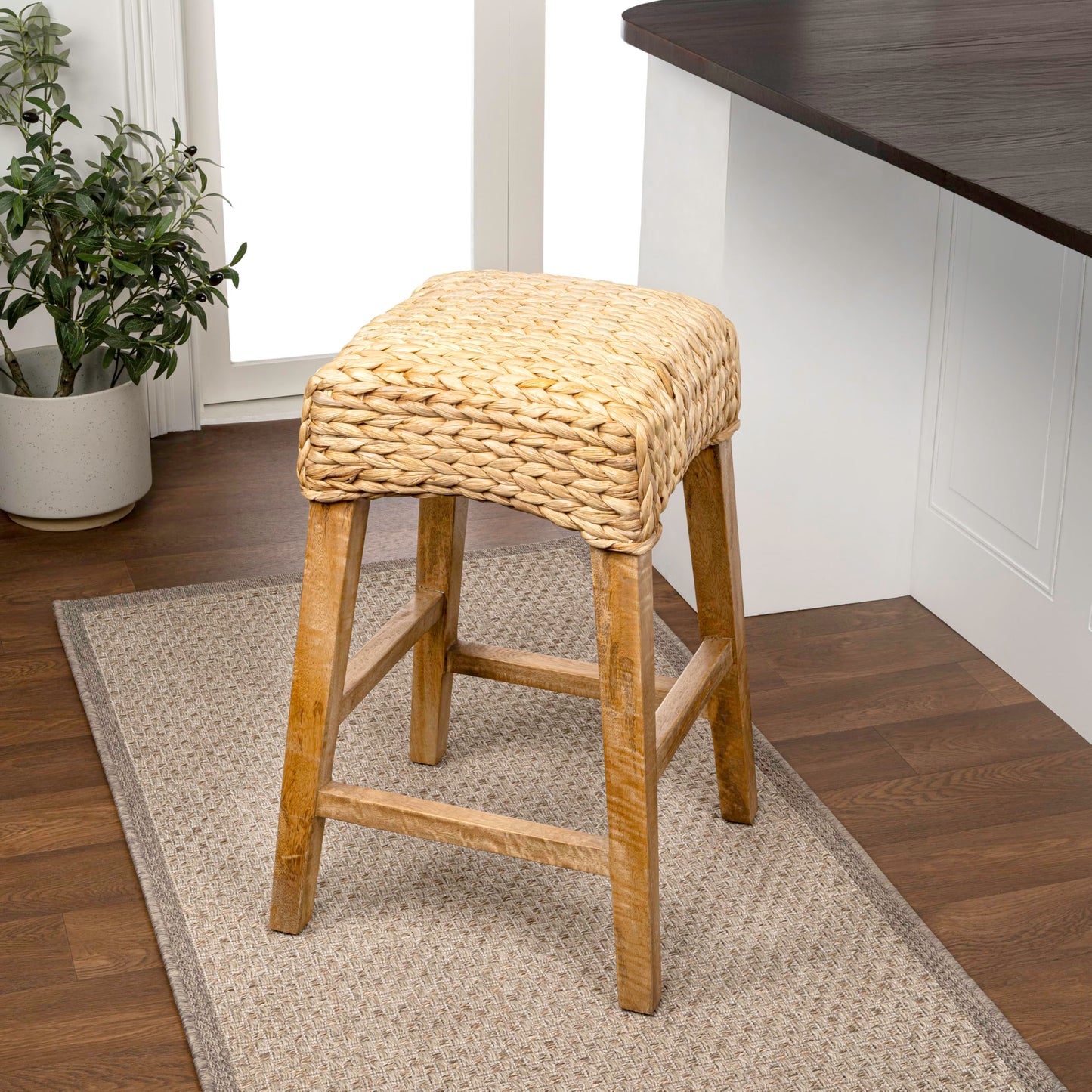JONATHAN Y Maui Coastal Woven Water Hyacinth Counter Stool, Mango Wood Frame, 26" Backless Counter Stool for Kitchen Island with Integrated Footrest, Fully Assembled, Coastal, Natural CSL1101B