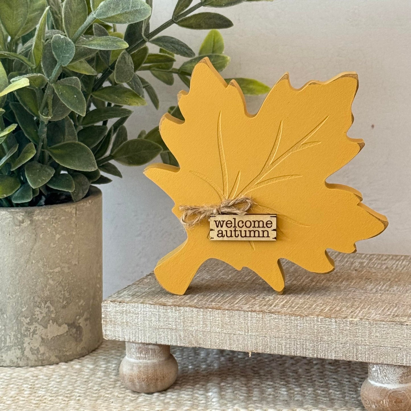 Fall Leaf Shelf Sitter, Chunky Wooden Autumn Decor for Tiered Tray Displays, Rustic Harvest Tabletop Accent Thanksgiving Mantel Decoration (Yellow)
