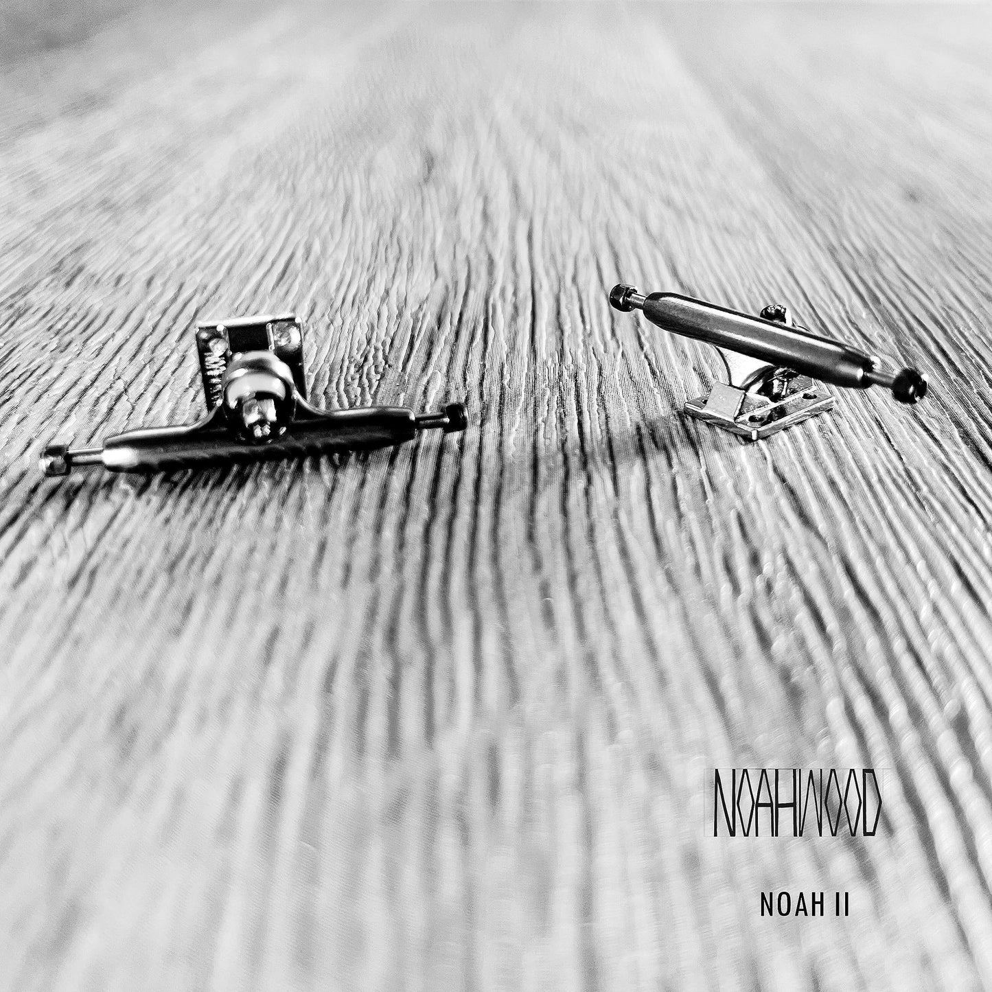 NOAHWOOD Fingerboards (NW9.0 Kickflip Deck 98mmx34mm 5-Layer Maple Wooden Handmade)+(Update NOAHii 34mm Trucks)+(NW iii Logo Handmade Wheels) (Monkey King)